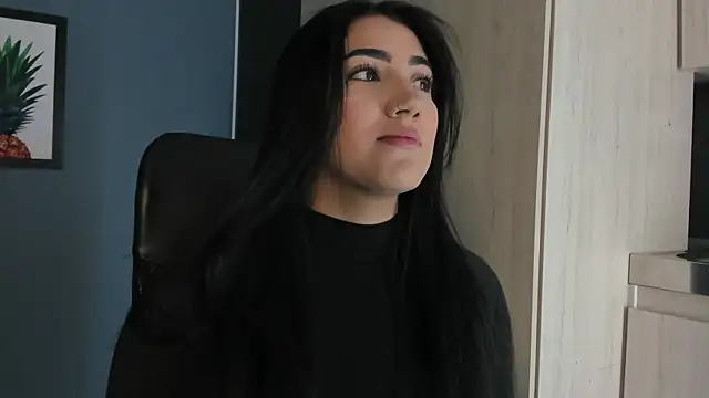 PaulinaDuarte online show from February 18, 2026, 11:50 am