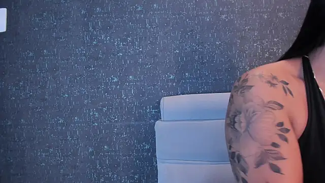 PaulinaDuarte online show from February 17, 2026, 11:40 am