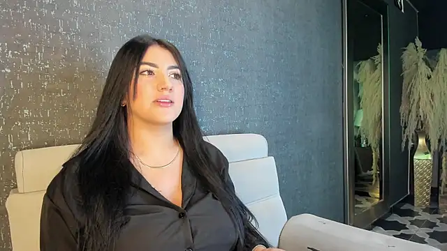 PaulinaDuarte online show from October 3, 2025, 11:34 am