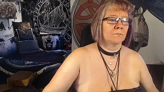 Snapshot of TittenMichelle chatting on August 2, 2026, 4:04 pm TittenMichelle online show from August 2, 2026, 4:04 pm
