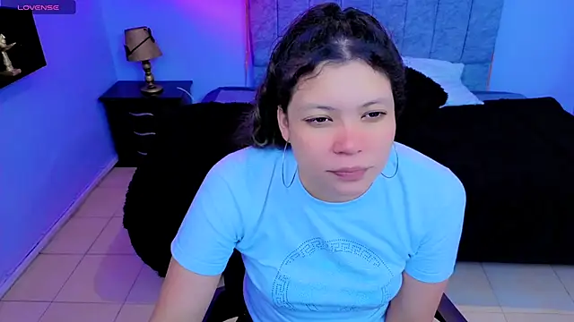 Lana stone  online show from October 28, 2025, 3:40 am