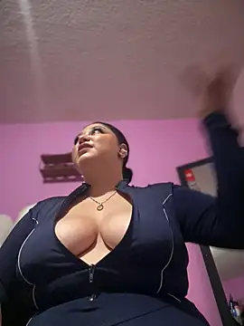 Snapshot of Kym_Owens chatting on February 24, 2026, 4:41 pm Kym Owens online show from February 24, 2026, 4:41 pm