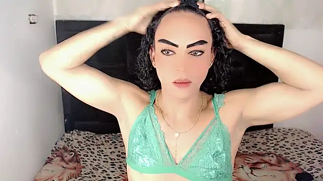 Michell Queen online show from May 13, 2026, 4:52 am