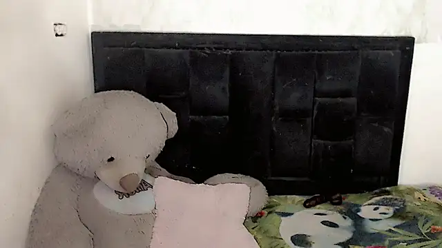 Michell Queen online show from November 3, 2025, 3:56 am