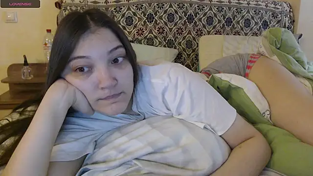 AlisaDevis online show from November 2, 2025, 12:10 pm