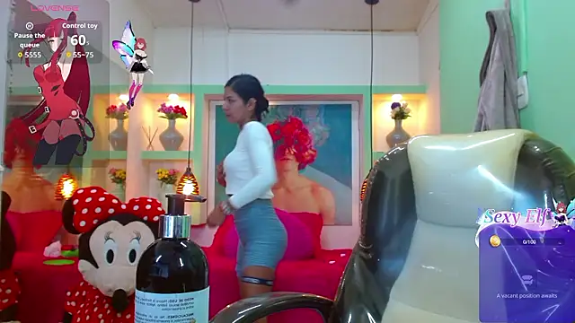 lorenapinto online show from March 19, 2026, 2:33 am