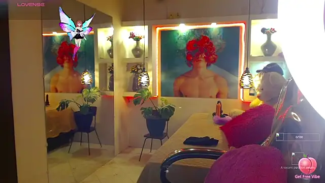 lorenapinto online show from November 8, 2025, 8:01 pm