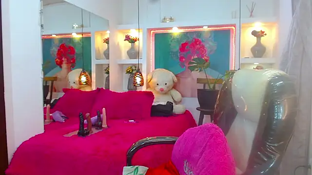 lorenapinto online show from October 9, 2025, 2:45 am