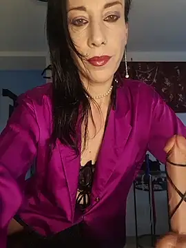 freyamoret online show from June 15, 2026, 3:51 am