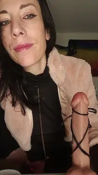 freyamoret online show from March 4, 2026, 3:14 am