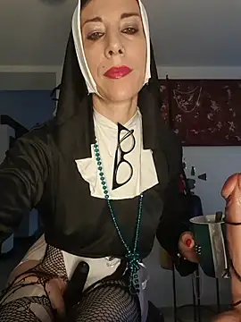 freyamoret online show from June 28, 2026, 3:46 am