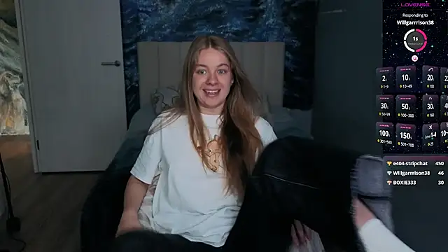 Snapshot of candy_maggie chatting on July 8, 2026, 11:22 am candy maggie online show from July 8, 2026, 11:22 am