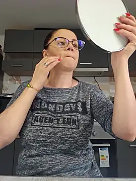 KristenVega online show from November 26, 2025, 11:54 am