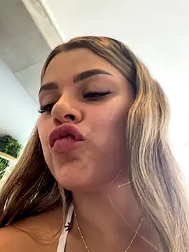 Ninakravis online show from December 20, 2025, 9:06 pm