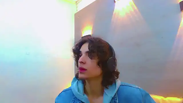 Sr BonnyEthan online show from October 14, 2025, 2:07 pm