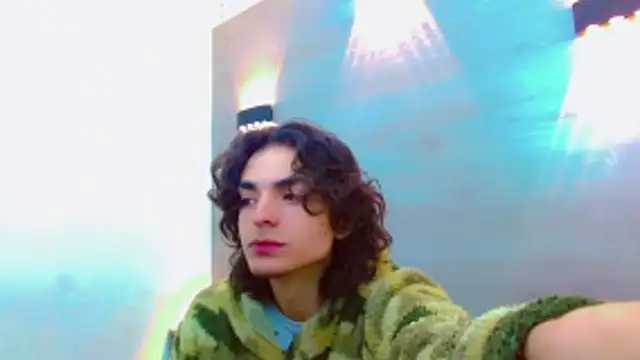 Sr BonnyEthan online show from November 10, 2025, 2:11 pm