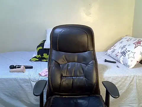 Snapshot of QueenJelly_Sexy chatting on February 25, 2026, 3:18 am QueenJelly Sexy online show from February 25, 2026, 3:18 am