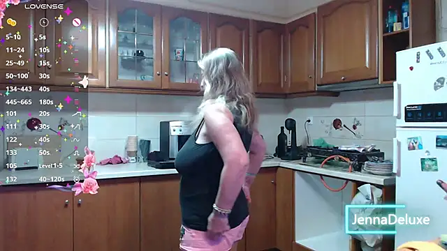 JennaDeluxe online show from June 13, 2026, 7:06 am