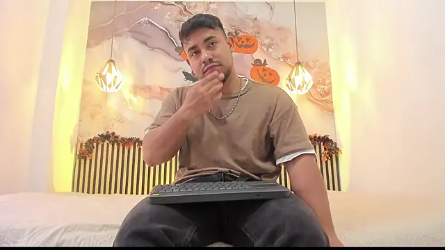 BrianMalonee online show from October 25, 2025, 1:01 pm