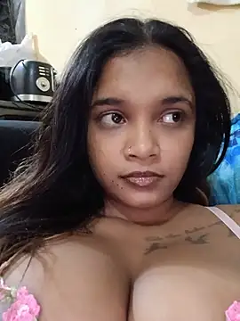 Indianqueen03 online show from June 7, 2026, 6:02 pm
