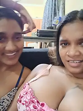 Indianqueen03 online show from June 25, 2026, 6:24 pm
