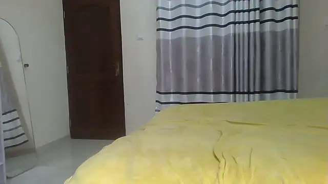 Snapshot of Fine_assie chatting on February 11, 2026, 2:00 am Fine assie online show from February 11, 2026, 2:00 am