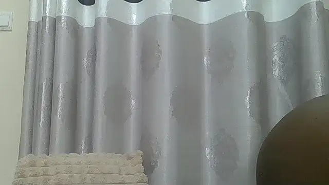 Snapshot of Fine_assie chatting on February 4, 2026, 9:21 pm Fine assie online show from February 4, 2026, 9:21 pm