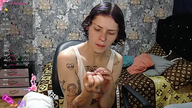 pretty cristal69 online show from April 24, 2026, 11:56 am