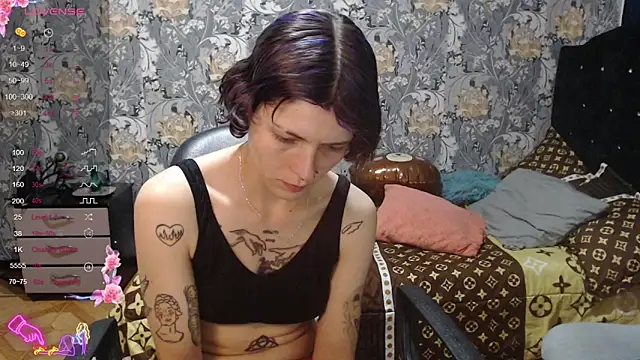 pretty cristal69 online show from April 30, 2026, 10:58 pm