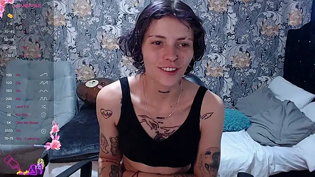pretty cristal69 online show from June 15, 2026, 3:23 pm
