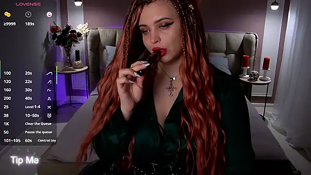 Miss Maya Mils online show from September 21, 2025, 1:11 am