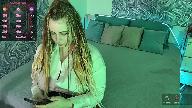 Miss Maya Mils online show from July 15, 2026, 1:01 am