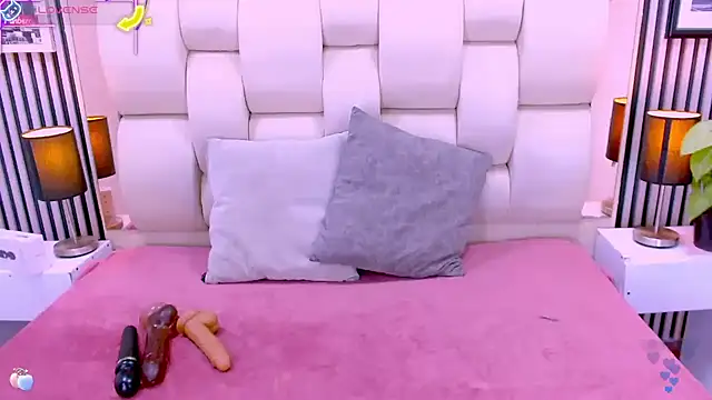 sarah cream online show from December 14, 2025, 5:57 am