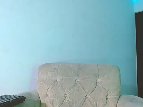 lucydreamm online show from May 21, 2026, 1:03 am