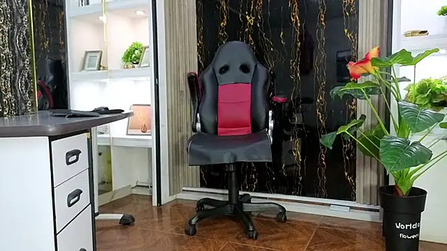 MissEscarleth online show from November 27, 2025, 2:34 am