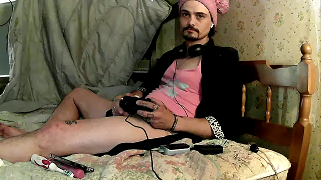 JustTylerr online show from June 8, 2026, 10:27 am