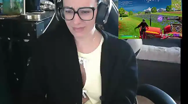 Snapshot of Citron2 chatting on March 19, 2025, 7:29 am Citron2 online show from March 19, 2025, 7:29 am