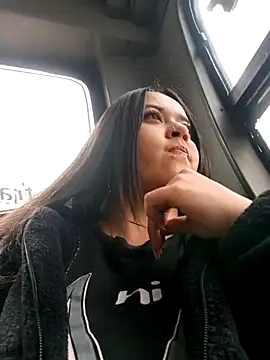 Cristal  04 online show from October 14, 2025, 2:39 pm