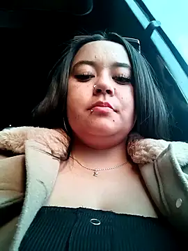 Cristal  04 online show from November 5, 2025, 4:54 pm