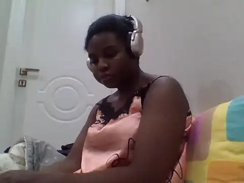 queenzuena online show from July 1, 2026, 9:59 pm