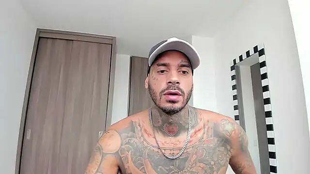 mulatos16 online show from October 16, 2025, 7:33 pm