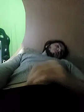 kleineid77 online show from December 18, 2024, 3:00 pm