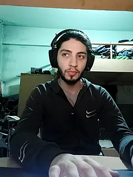 kleineid77 online show from January 14, 2026, 10:46 pm