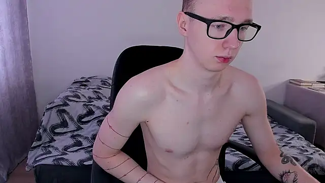 Alex silents online show from March 19, 2025, 5:52 am