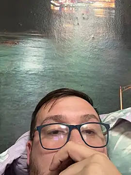 ionut9879 online show from October 15, 2025, 9:39 am