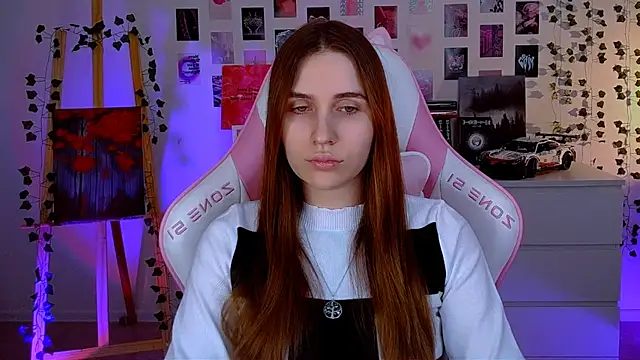 AliceCharmy online show from March 7, 2025, 3:28 pm