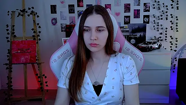 AliceCharmy online show from October 16, 2025, 5:27 am