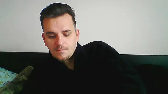 Huge cock22cm online show from October 26, 2025, 7:42 am