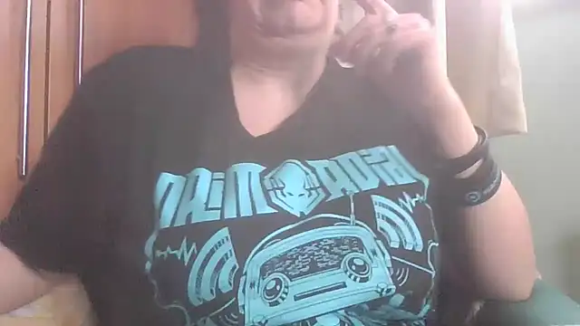 MissKisu online show from April 4, 2026, 10:22 am