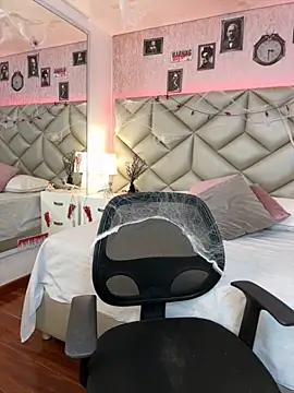 Brenda Garcia online show from October 19, 2025, 12:08 pm